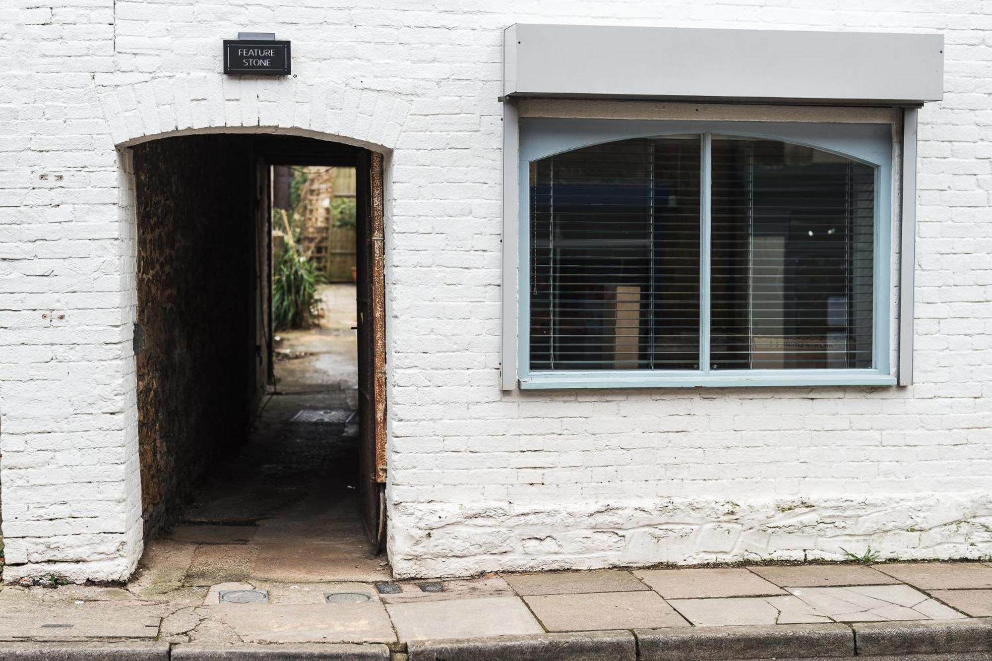 Feature Stone, Stunning Apartment, 2 X King Beds And Single, Sleeps 5 Castle Cary Exterior photo